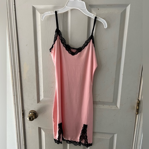 Pink and black lace bodycon y2k dress - Picture 2 of 5